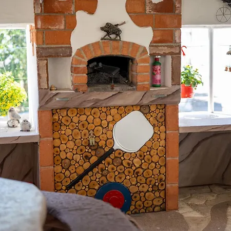 Nostalgia 特罗吉尔